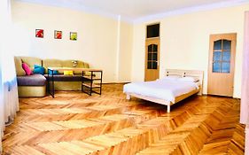 Apartment Near Opera On Horodotska 11