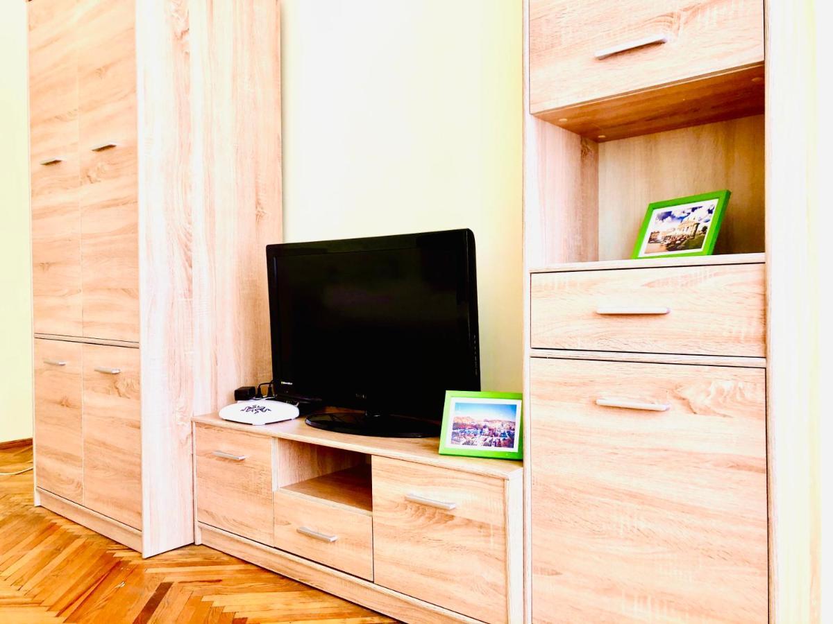 Apartment Near Opera On Horodotska 11 Львів Екстер'єр фото